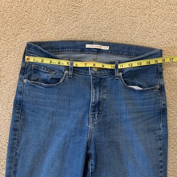 Levi's Women's Classic Straight Leg Denim Jeans (size 29) or 8M - Picture 7 of 10